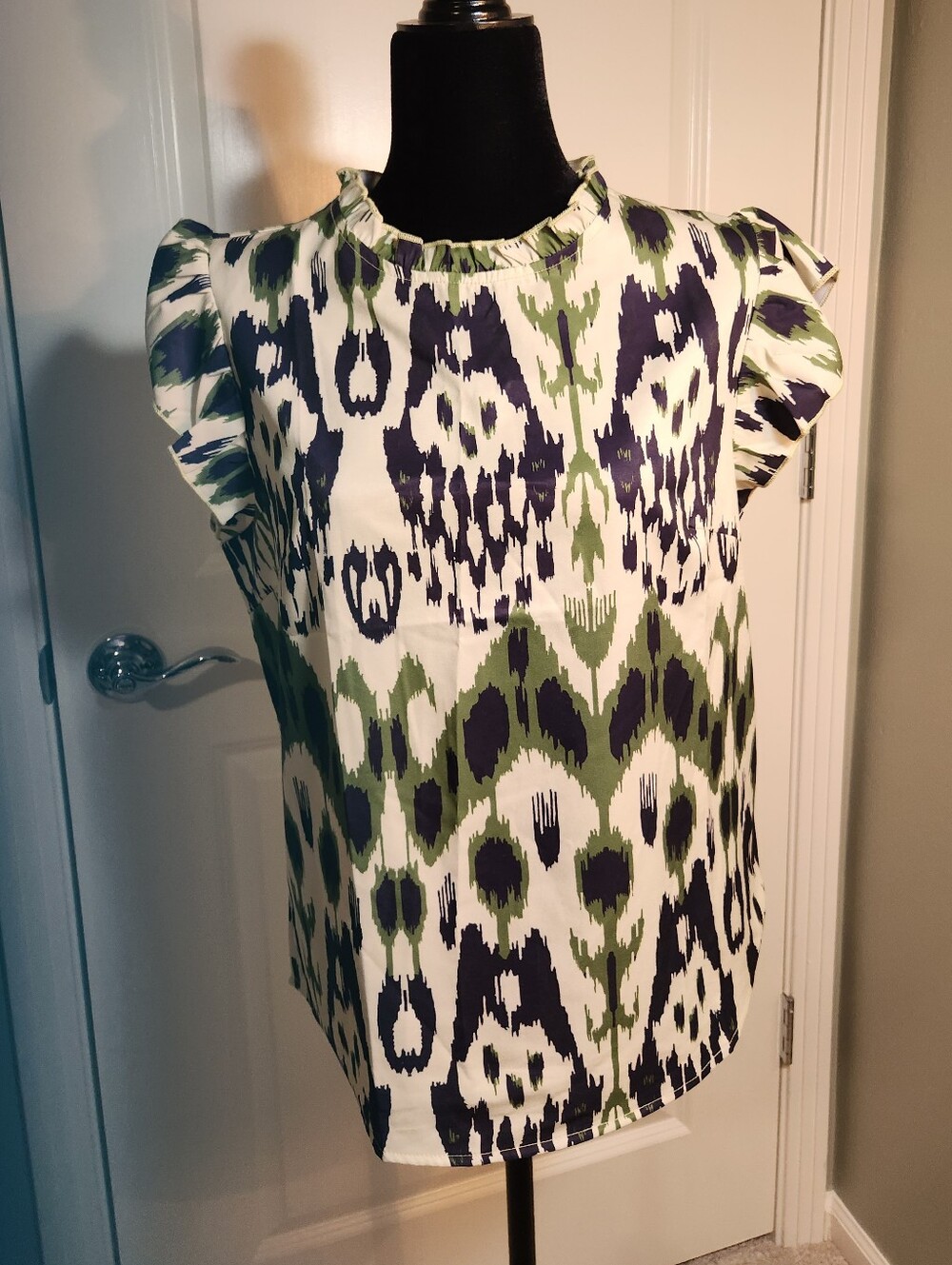 Women's Green & Navy Printed Flutter Sleeve Top M